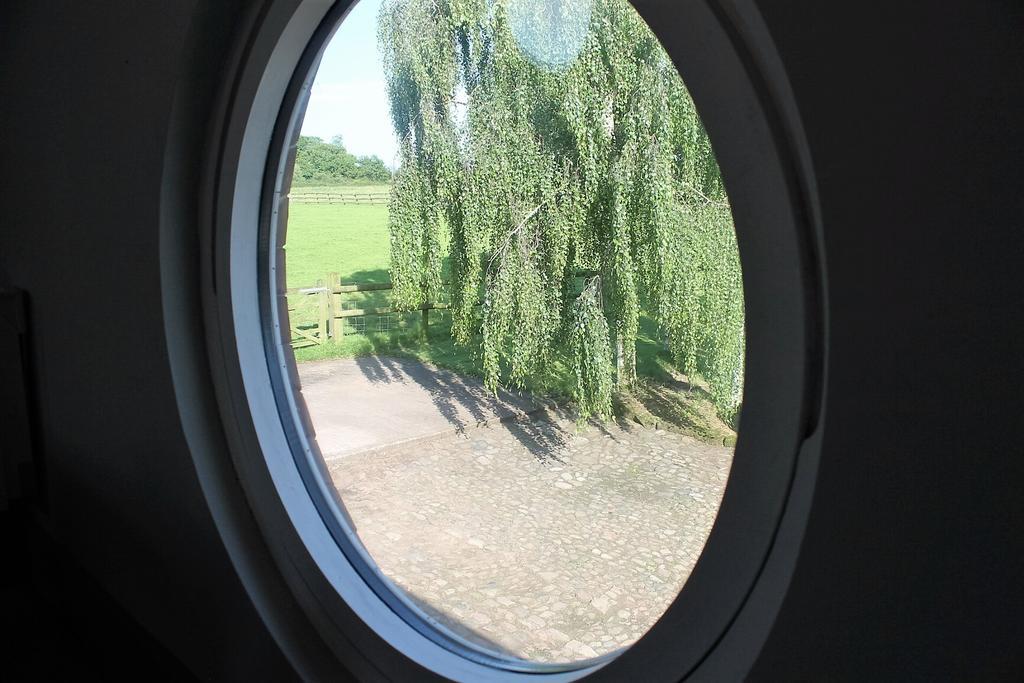 The Jockey Room Hideaway Spurstow Exterior photo